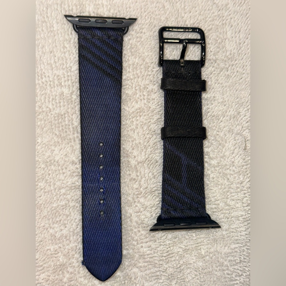 Hermes Noir/Bleu Apple Watch Band. Fits 40 to 45 Apple Watch.